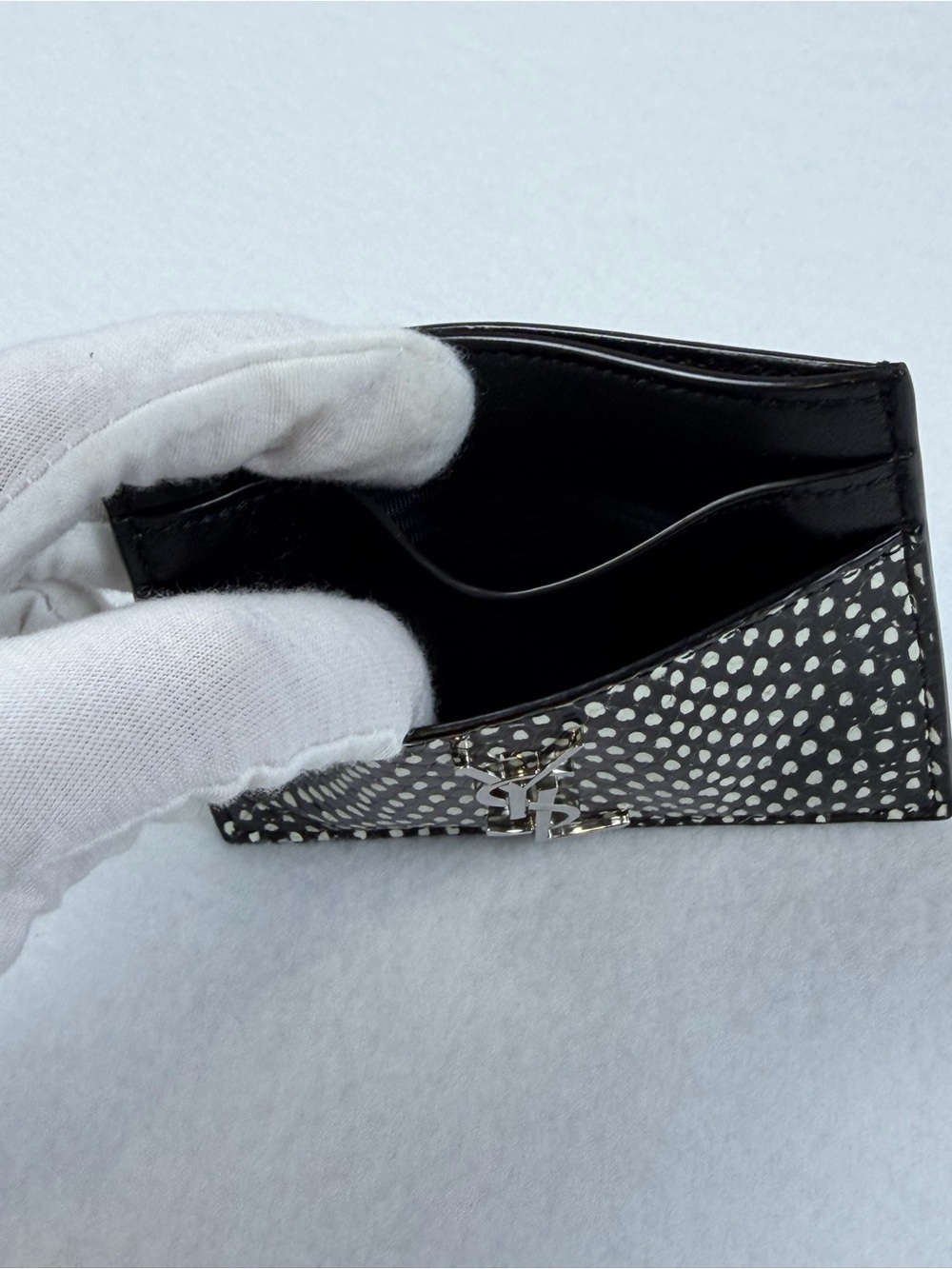 Saint Laurent Black and White Patterned Card Holder with YSL Logo - Picture 6 of 13
